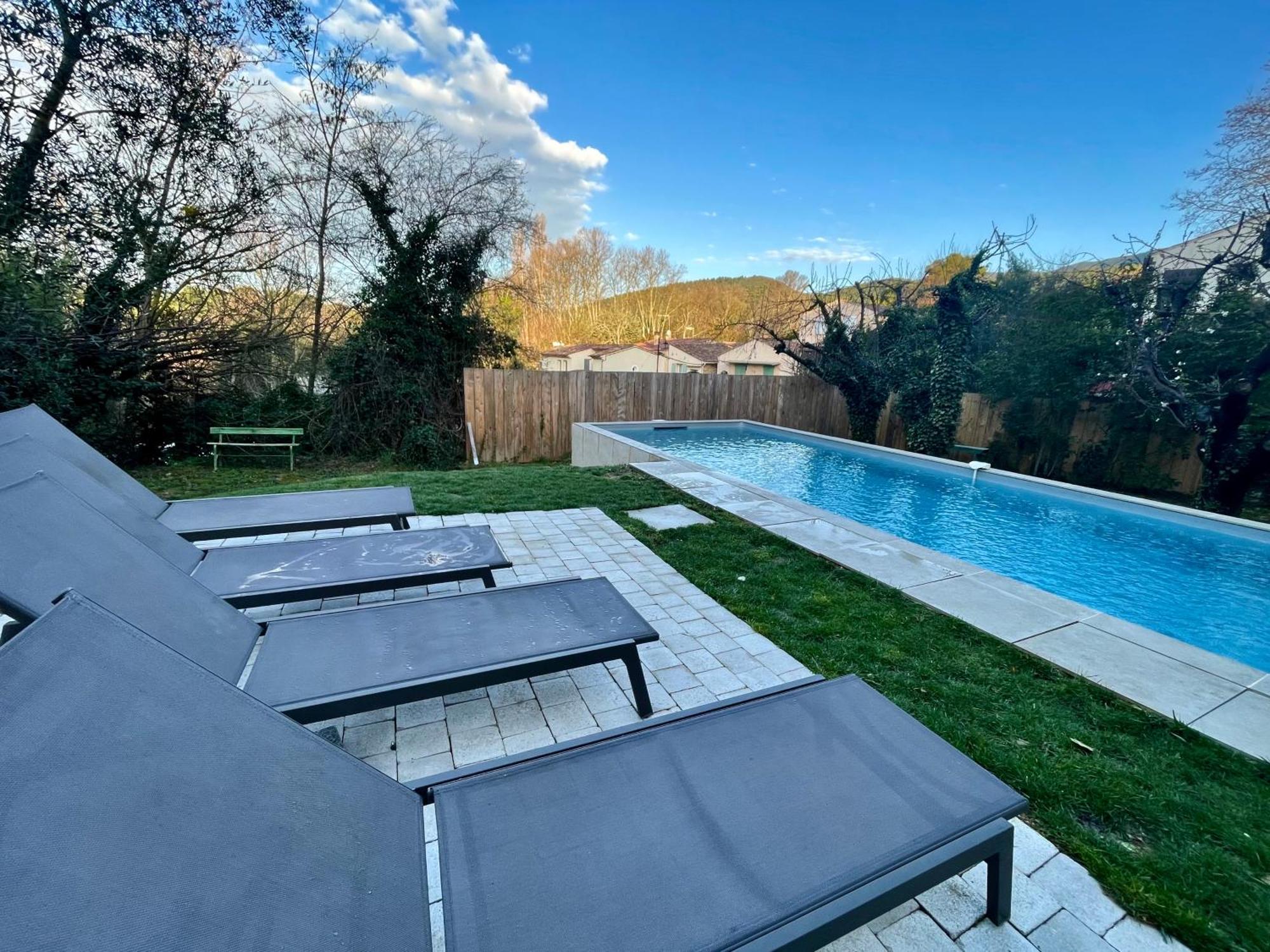 Maison & Jardin Coeur Luberon Classe 4 Etoiles Peypin-d'Aigues Exterior photo